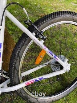 Indur Ladies Mountain Bike 27.5'' ONLY USED 5 times