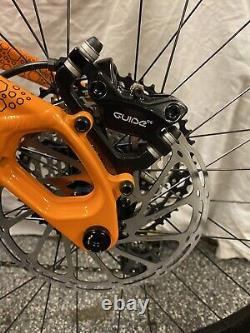 2023 Orange Switch 7 Pro Grand Cadre Comme Neuf £5795 Vélo d'Origine